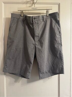 Like new Men’s PGA shorts